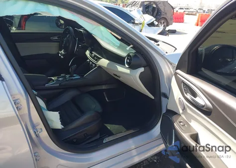 2021 Alfa Romeo Giulia Ti Sport Awd z USA, uszkodzony, nr VIN ZARFANBN5M7643010